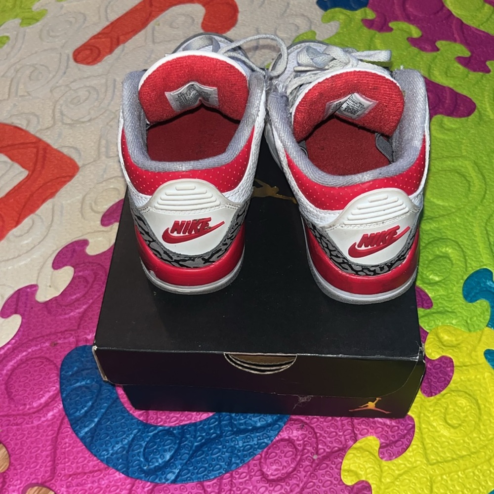 Jordan 3 Retro (PS) - Picture 3 of 4
